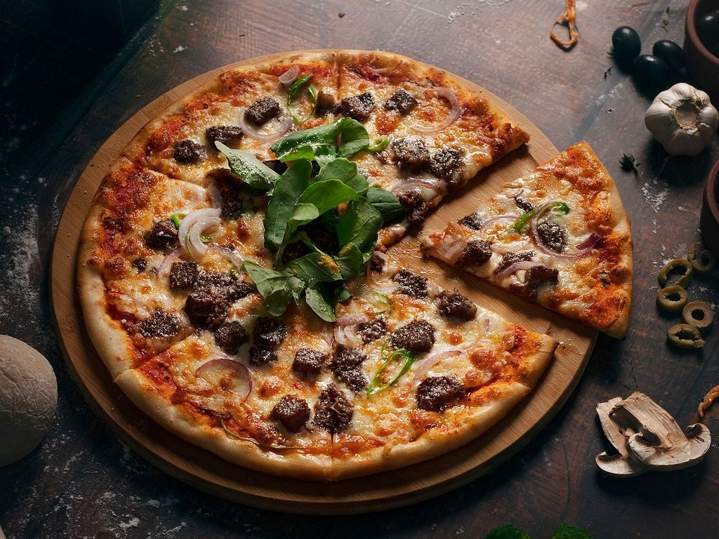 Kavurmalı Pizza